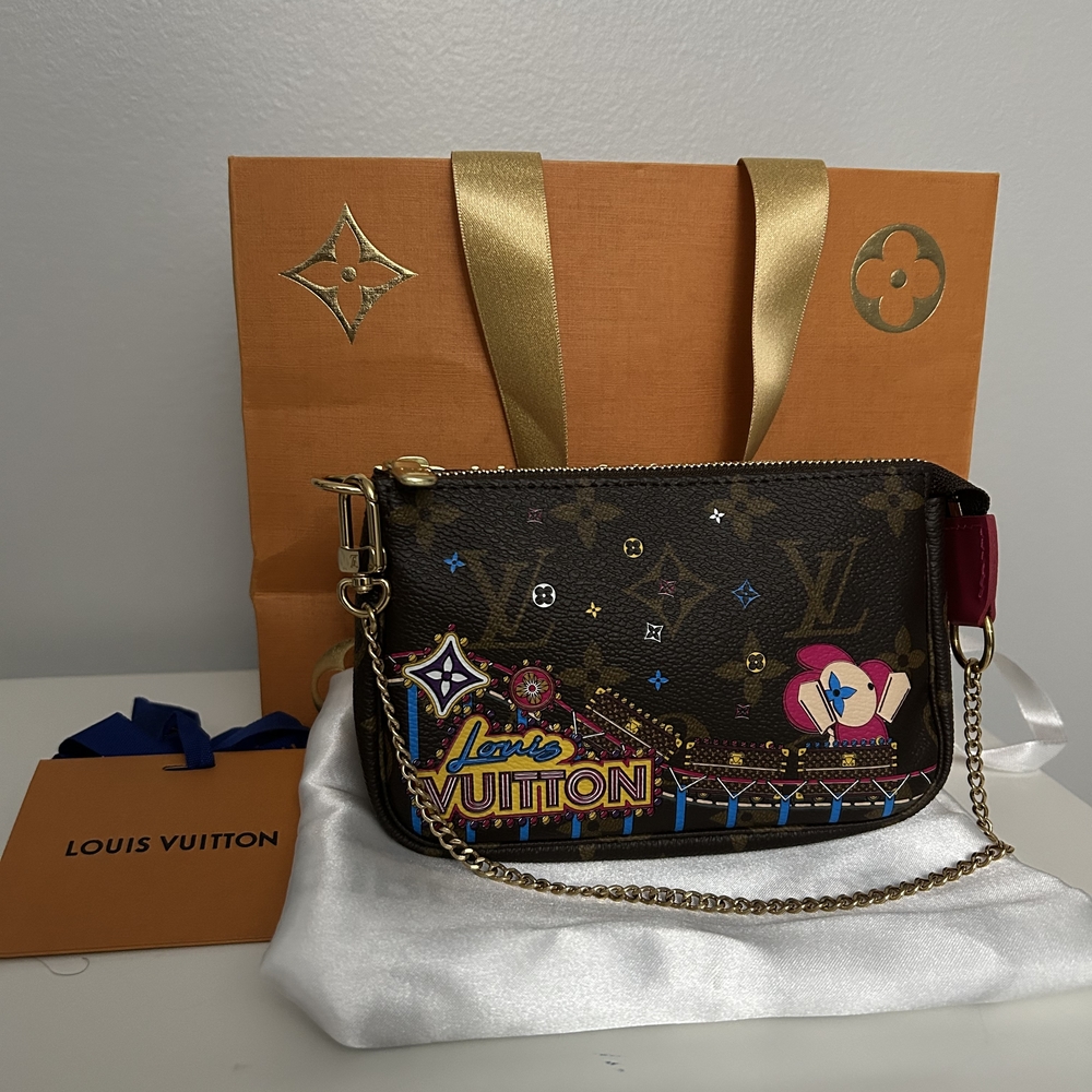 Limited Edition Christmas Mini Pochette
